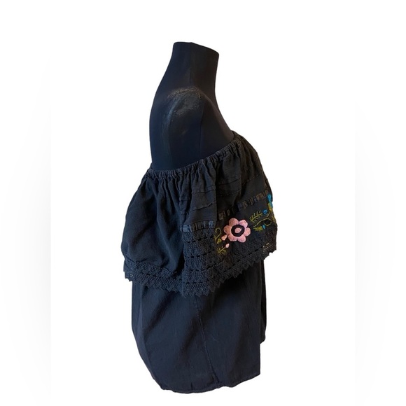 Embroidered Flowers Off The Shoulder Traditional Blouse - Picture 5 of 16